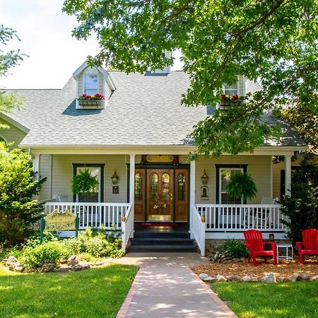 Inn At Harbour Ridge Bed And Breakfast Osage Beach Exterior photo